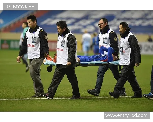 阿苏埃因伤退场被担架抬走米内罗时隔四个月重返赛场