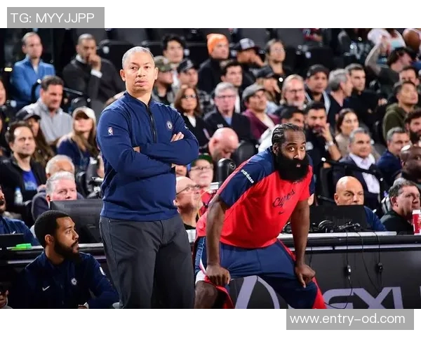 卢指导称赞小卡中距离投篮能力提升三分球运球出手显著增加 卢指导称赞小卡中距离投篮能力提升三分球运球出手显著增加