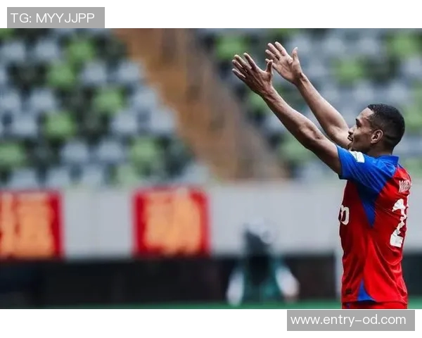 茹子楠因破坏对方单刀进攻被红牌罚下球队雪上加霜局势堪忧